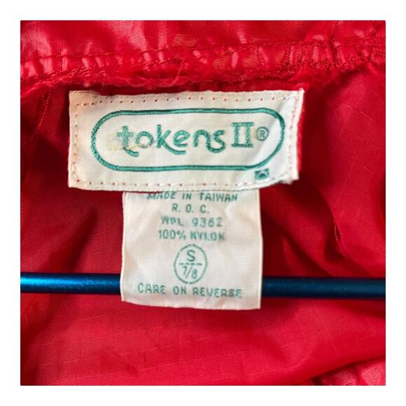 VTG 80s Tokens II Red Nylon Windbreaker Youth 7/8 Hoodie Kangaroo Pouch - Picture 9 of 11